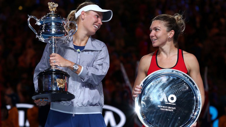 Hình ảnh: Wozniacki vô địch Australian Open sau khi đánh bại Simona Halep trong trận chung kết