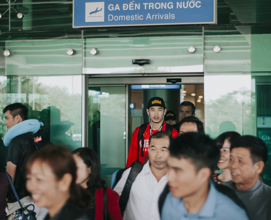 Tâm Đinh nổi bật với chiếc áo đồng phục tuyển bóng rổ Việt Nam mà anh dự SEA Games 29. Ảnh: Trần Hưng.