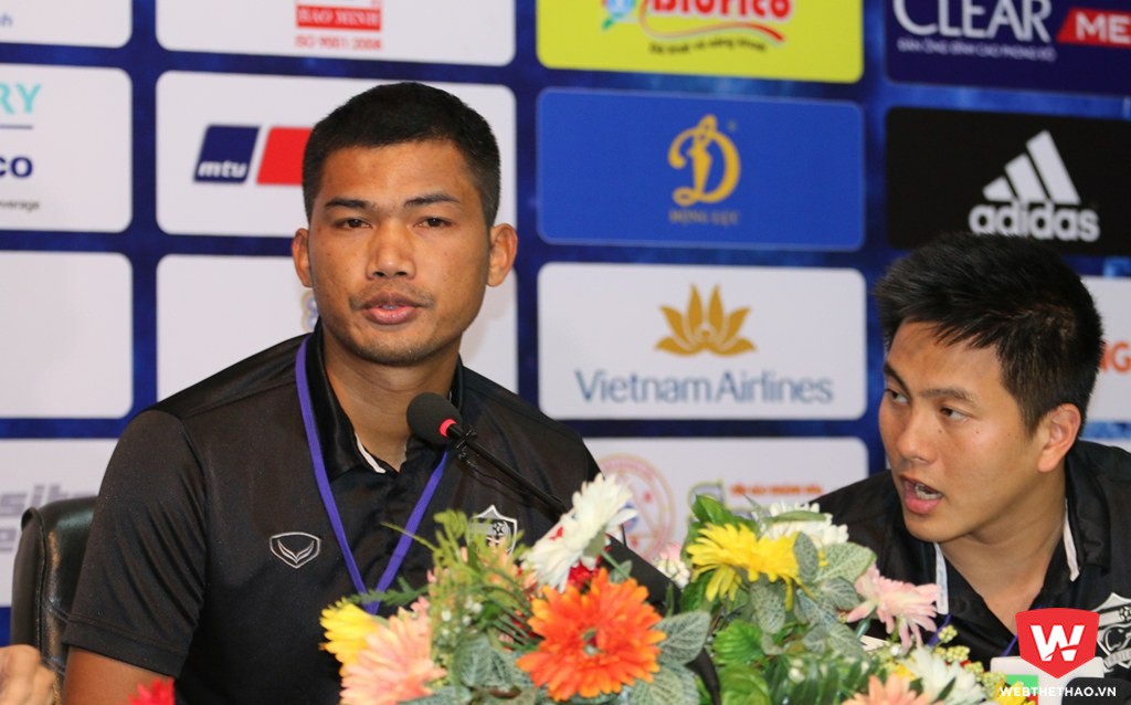 HLV Ithsara Sritharon tiết lộ chỉ mang 60% lực lượng cầu thủ dưới 21 tuổi của Thái Lan ở giải này. Ảnh: Quang Thịnh.