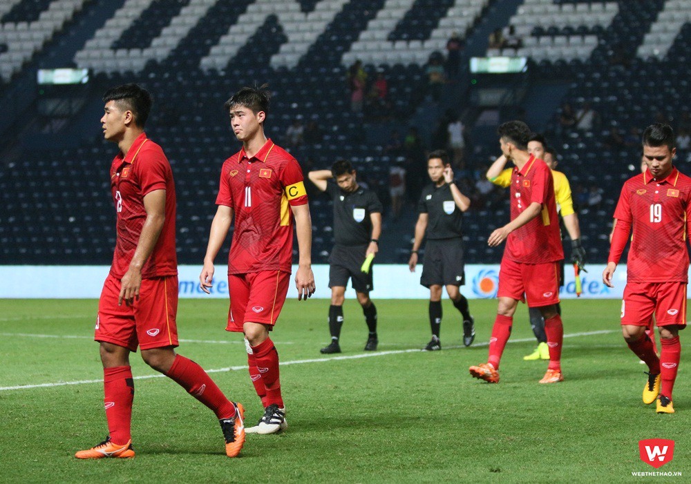 Sử dụng nhiều cầu thủ dự bị trong trận gặp U23 Uzbekistan, U23 Việt Nam đã không thể hiện được điều gì trong thất bại 1-2. Ảnh: Quang Thịnh.
