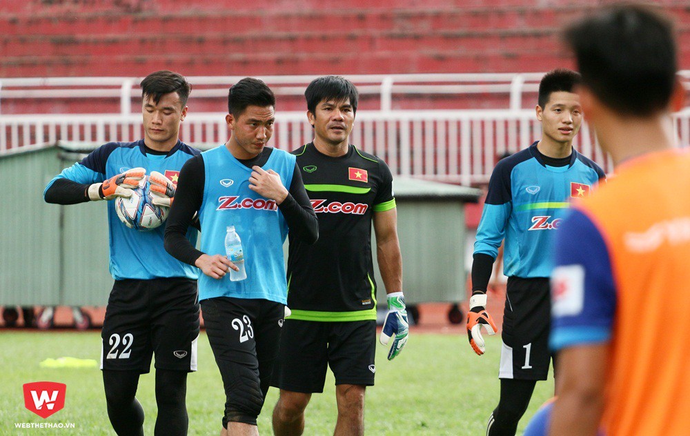 Ba thủ môn từng được tập trung cho trận giao hữu gặp U22 Malaysia hồi tháng 2/2017. Ảnh: Quang Thịnh.