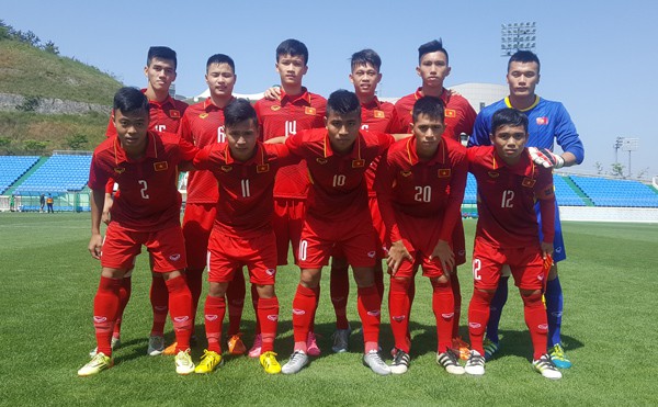 Đội hình xuất phát của U20 Việt Nam trong trận hòa 1-1 trước U20 Vanuatu ngày 14/5. Ảnh: Quang Thịnh.