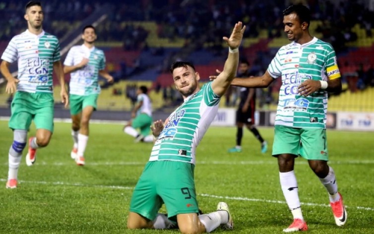 Marko Simic hóa công thần trong màu áo Melaka United ở Malaysia.