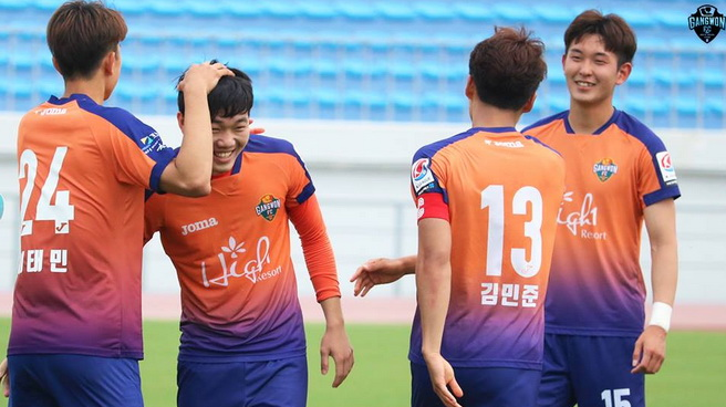 Không có đất diễn ở Gangwon FC, Xuân Trường nhiều khả năng sẽ chọn bến đỗ khác trước khi trở lại HAGL. Ảnh: Gangwon FC.