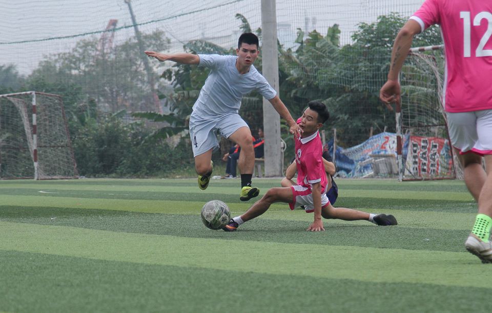 Giải bóng đá Xuân về sum họp: Sân chơi mới của phủi Hà Nội 