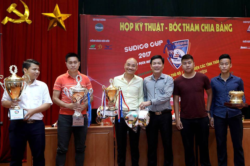 Sudico Cup 2017 là sân chơi dành cho các nhà vô địch bóng đá phong trào khu vực miền Bắc. Ảnh Minh Hoàng