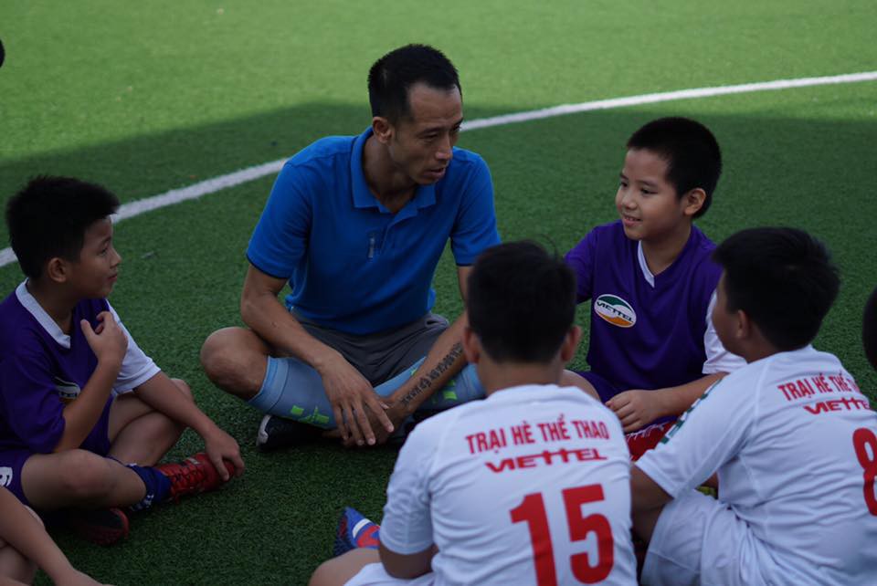 Việc mở Trung tâm bóng đá trẻ, Như Thành muốn truyền đam mê cho các em nhỏ, là nơi rèn luyện thể chất và dạy các em thành người trước khi chở thành cầu thủ chuyên nghiệp. Ảnh Dream Goal