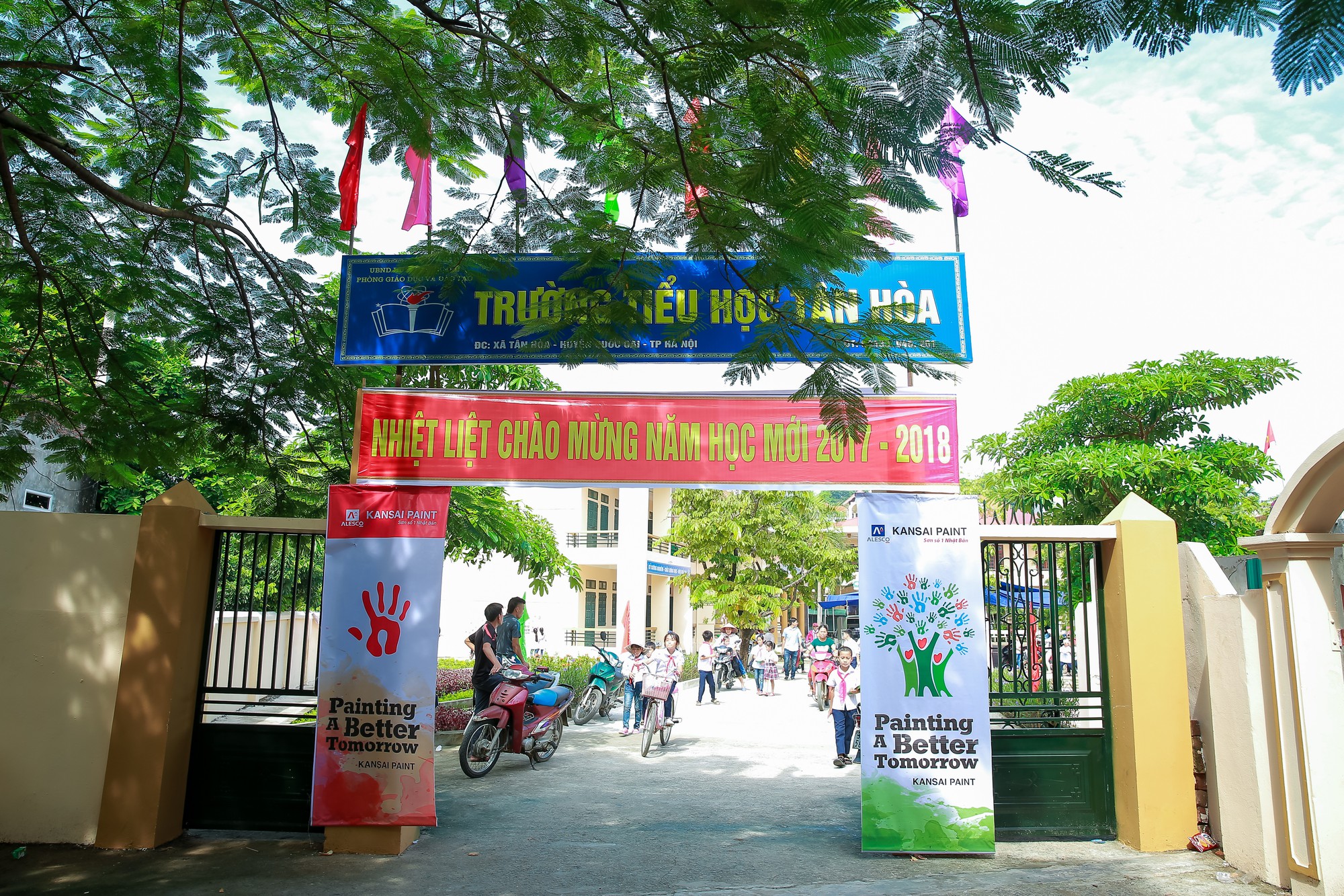 Trường tiểu học Tân Hòa được khang trang hơn nhờ sự chung tay của cộng đồng phủi 