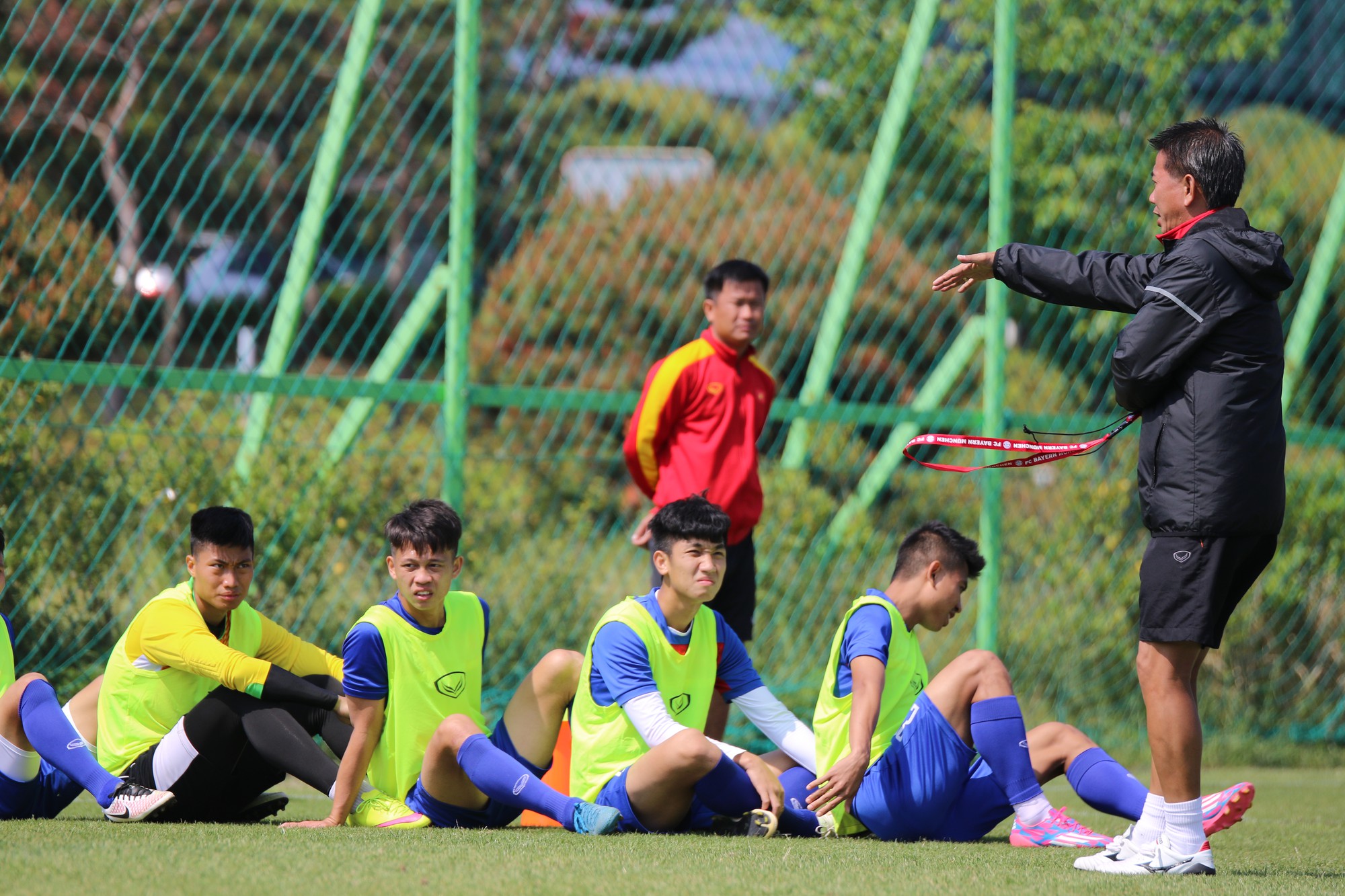 HLV Nguyễn Thành Công đặt niềm tin ở thầy trò Hoàng Anh Tuấn trong trận ra quân gặp U20 New Zealand. Ảnh VFF