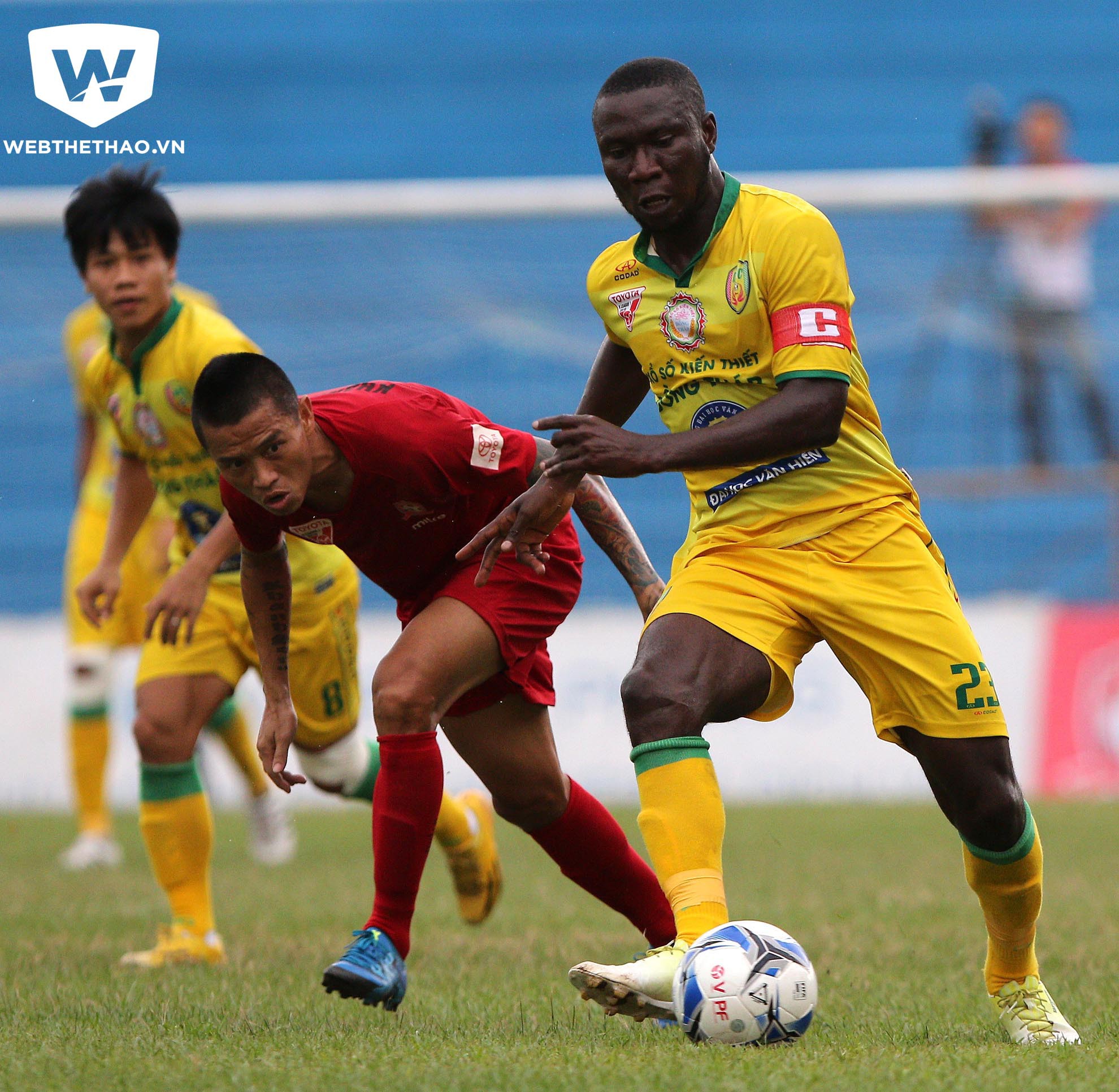 Cựu tiền đạo Đồng Tháp - Samson Kpenosen là một trong 3 cầu thủ đang thử việc tại T.Quảng Ninh. Ảnh Hải Đăng