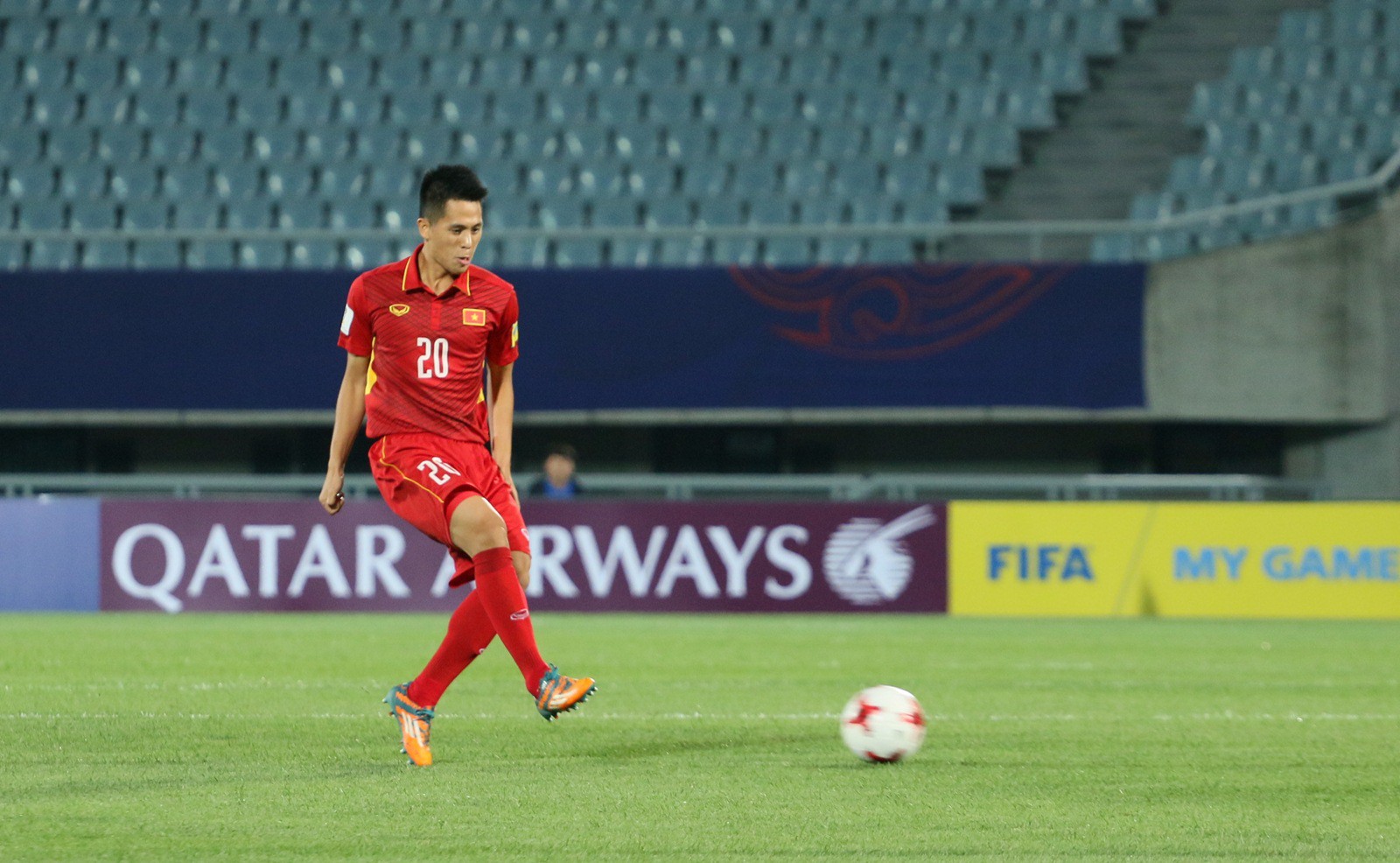 Đình Trọng thể hiện sự chững chạc trong lần đầu tiên tham dự U20 World Cup. Ảnh Quang Thịnh