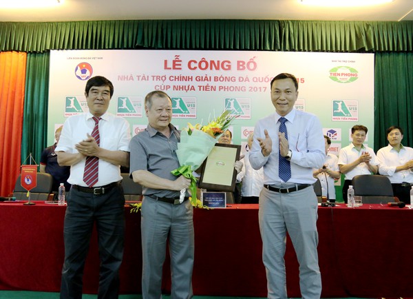 Chiều ngày 6/6 tại Hà Nội, đã diễn ra lễ ra mắt giải U15 quốc tế Cúp nhựa Tiền Phong 2017. Ảnh VFF