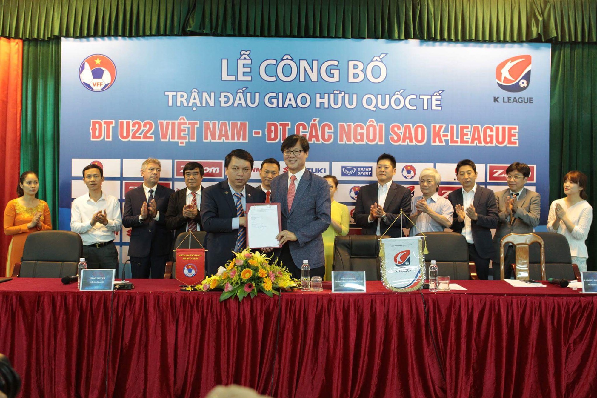 Đại diện K.League cam kết sẽ mang những cầu thủ xuất sắc nhất sang Việt Nam thi đấu. Ảnh VFF