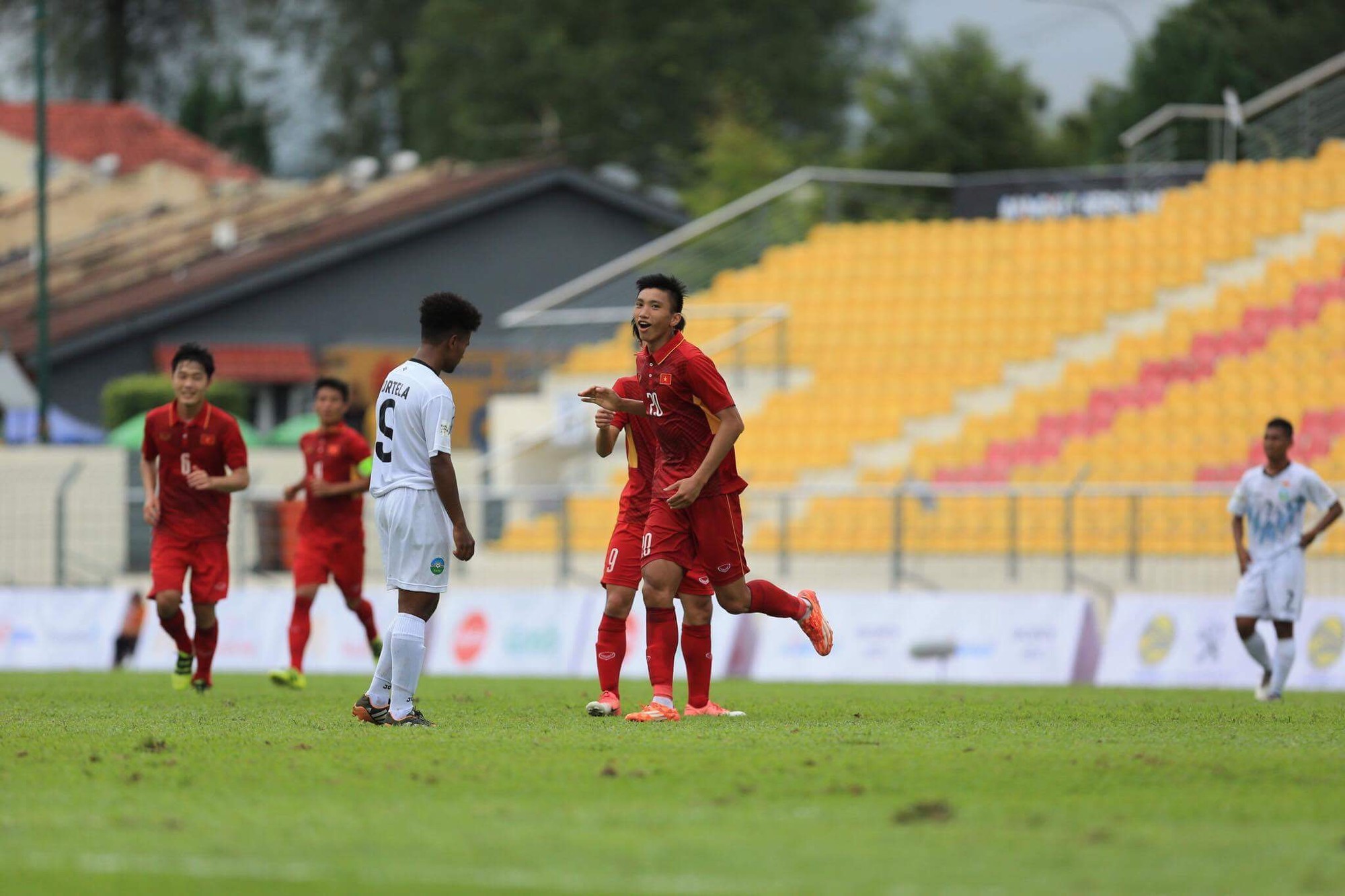 Hậu vệ trẻ người Thái Bình có màn chào sân không thể tuyệt vời hơn ở SEA Games 29. Ảnh Cao Hiền