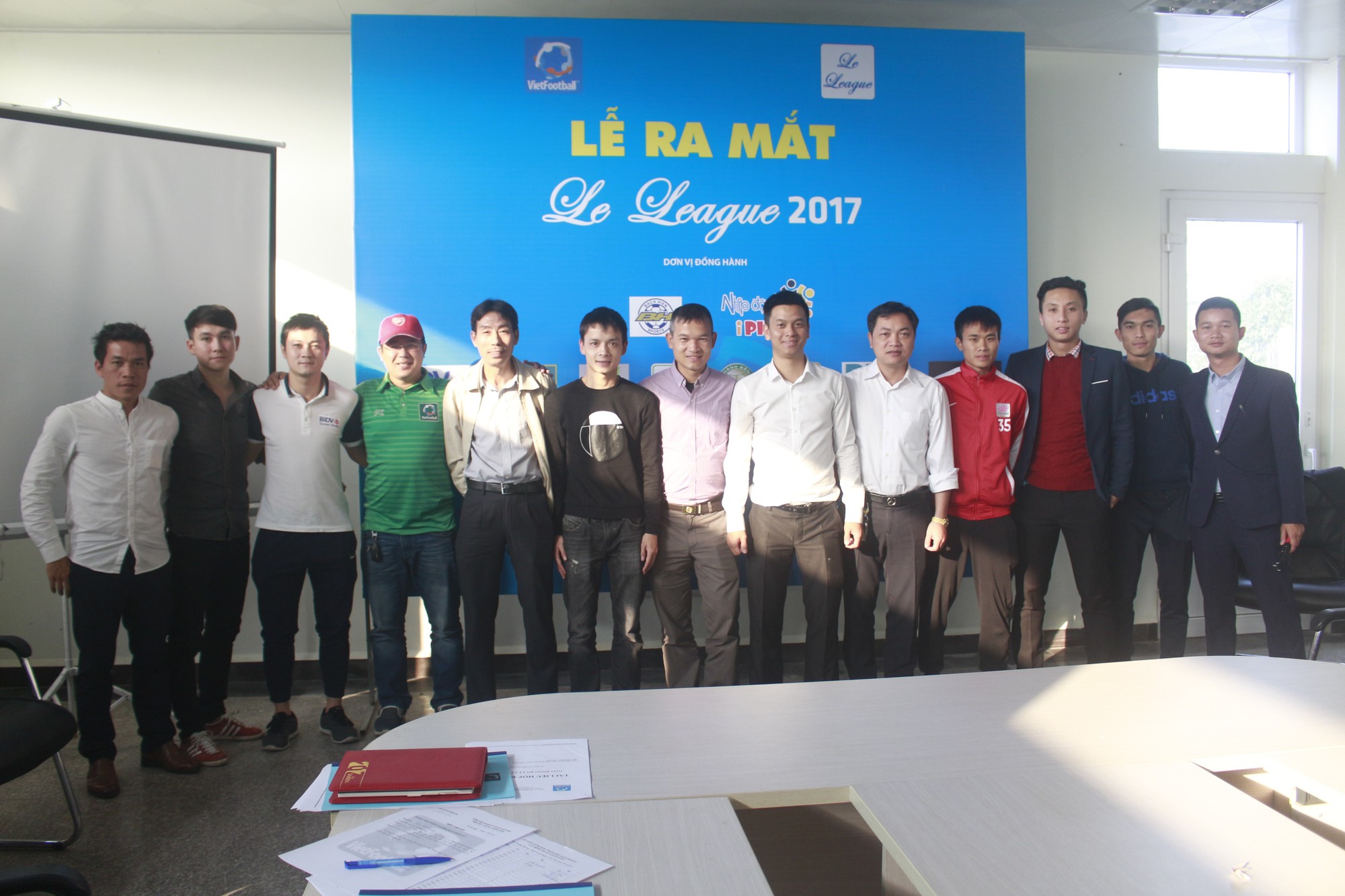 Le League 2017 có sự tham gia của các đội bóng doanh nghiệp mạnh nhất trong và ngoài Hà Nội
