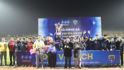 HLV vô địch Champions League ghi điểm ở FLC Thanh Hóa