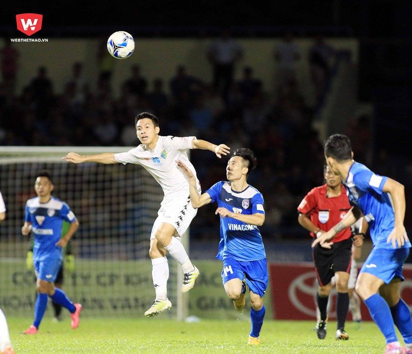 T.Quảng Ninh hoà HN.T&T trong trận cầu 8 bàn thắng