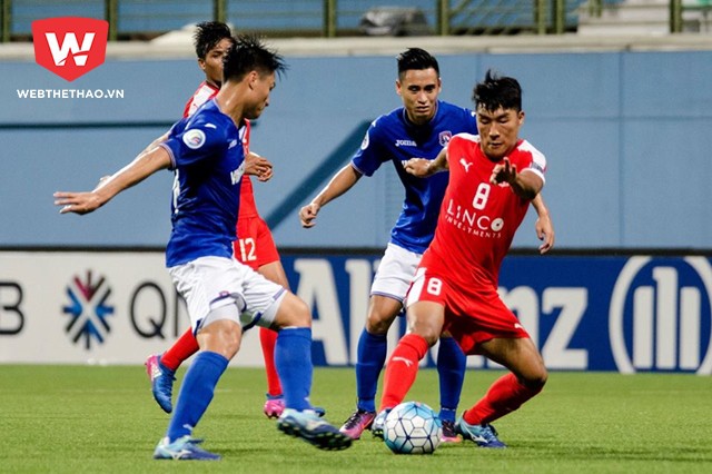 Đội bóng đất Mỏ phải chịu những hệ quả không mong muốn sau chuyến làm khách ở AFC Cup trở về. Ảnh QN FC