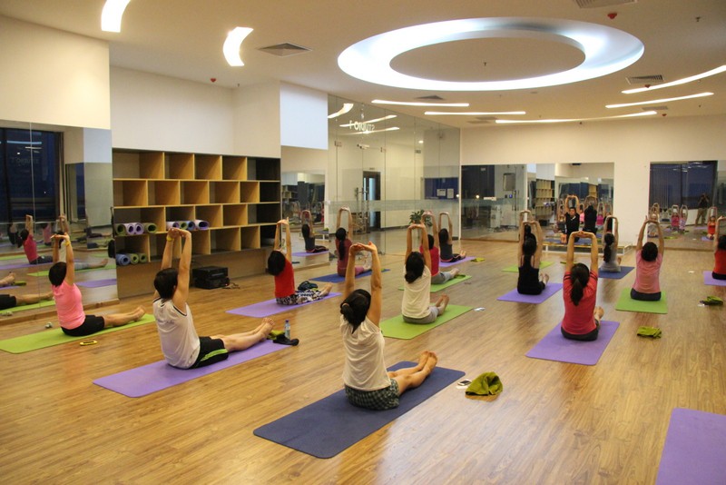 Một giờ học Yoga Therapy tại Golden Wellness
