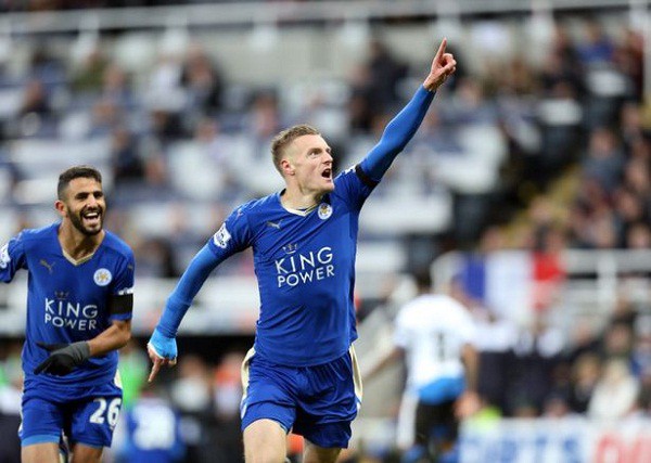 Jamie Vardy là mục tiêu của cả Chelsea và Arsenal