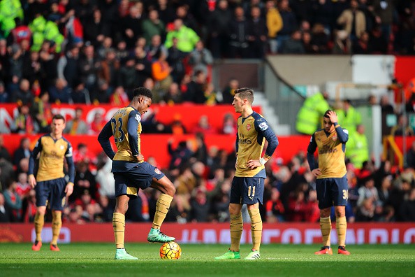 Henry cảnh báo Arsenal cần tập trung vào những trận đấu của mình
