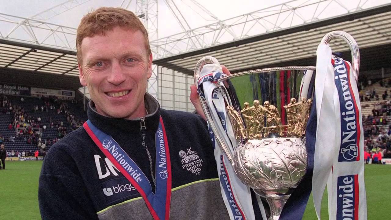 David Moyes đạt được thành công đầu tiên trong sự nghiệp huấn luyện khi giúp Preston thăng hạng năm 1999
