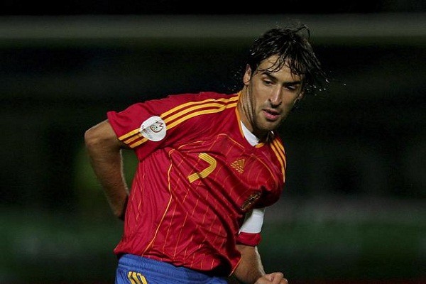 Là một trong những tiền đạo hay nhất ở thời của mình, nhưng Raul không có được thành công trên đấu trường quốc tế
