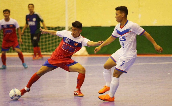 hình ảnh: Nòng cốt ĐT futsal Việt Nam (áo trắng) thua đội bóng phong trào tại Đại hội TDTT TP.HCM 2018