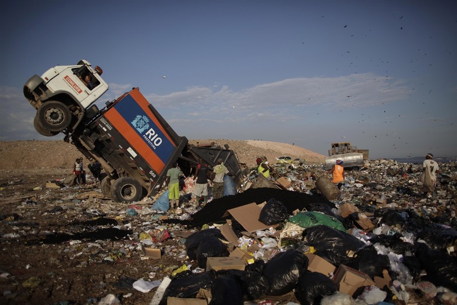 pb-110223-jardim-gramacho-landfill-eg-03.photoblog900