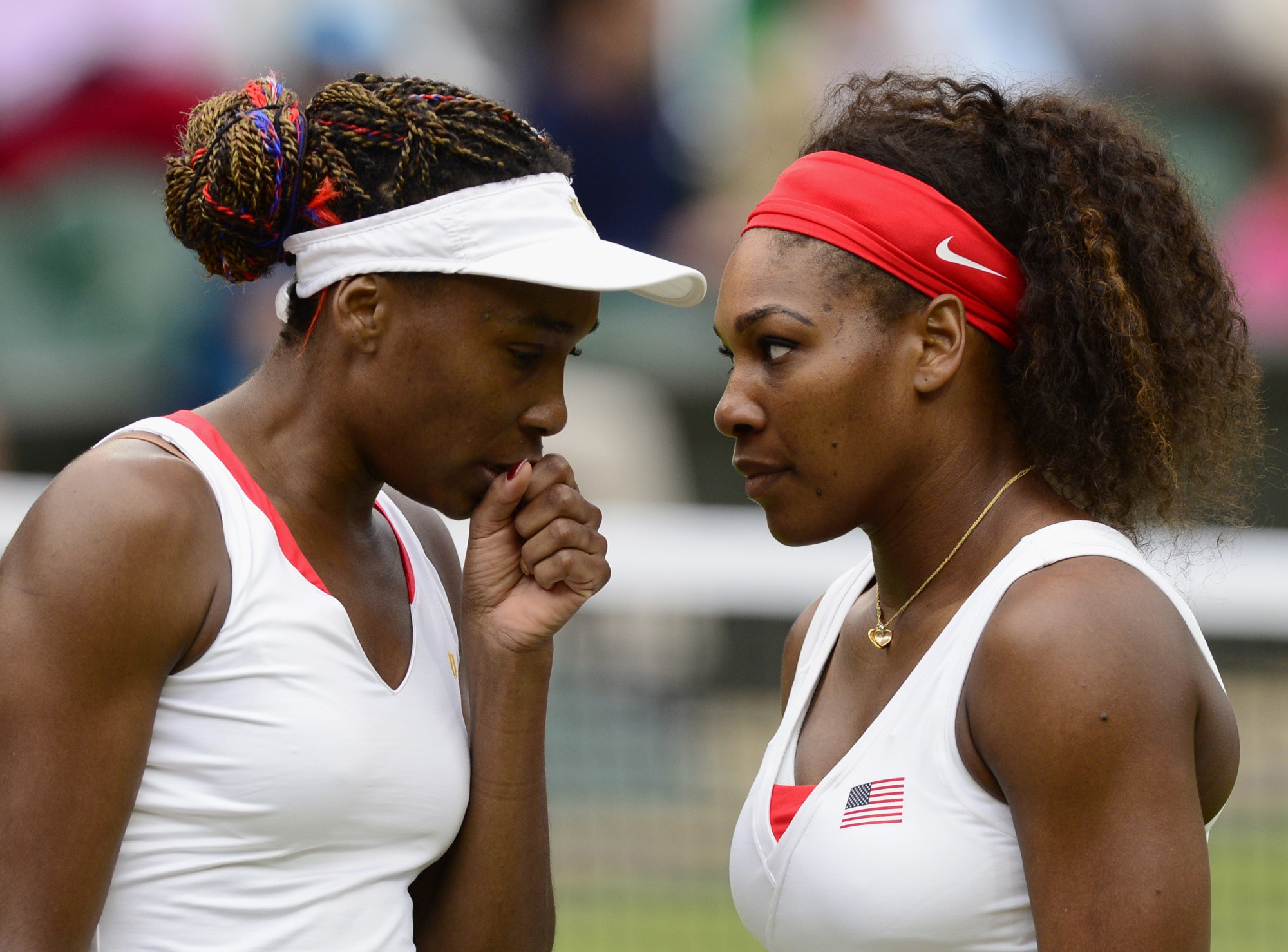 US Venus Williams (L) and Serena William