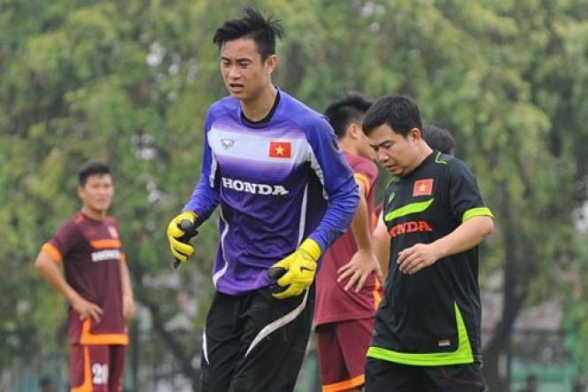 Thủ môn Hoài Anh và giấc mơ đổi đời với tình yêu bóng đá