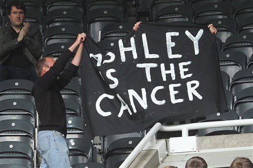 ...cũng như ông chủ Mike Asley.