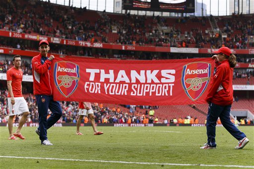 Với trận thắng 4-1 trước West Bromwich, Arsenal gửi lời cảm ơn đến những cổ động viên trung thành của đội