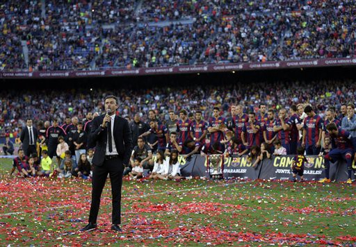 HLV Luis Enrique nói lời tri ân với các cổ động viên Barcelona có mặt trên sân Nou Camp, cũng như fan của đội bóng này trên toàn thế giới