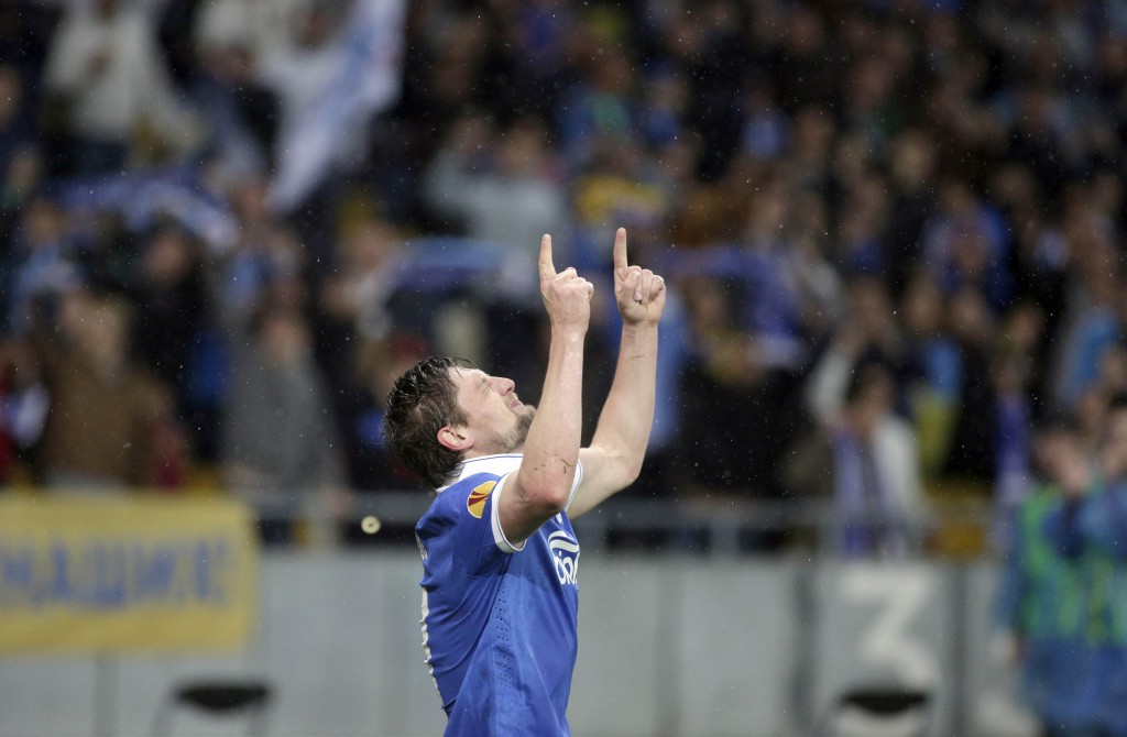 FC Dnipro's Yevhen Seleznyov celebrates after scoring during the UEFA Europa League semi-final second leg football match between FC Dnipro and SSC Napoli in Kiev on May 14, 2015. AFP PHOTO / ANATOLII STEPANOV