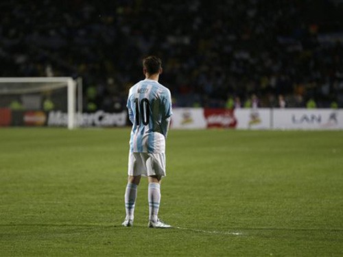 Argentina's Lionel Messi  stands on the pitch at the en of a Copa America Group B soccer match against jamaica at the Sausalito Stadium in Vina del Mar, Chile, Saturday, June 20, 2015.  Argentina won the match 1-0.(AP Photo/Natacha Pisarenko)