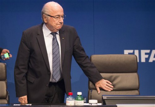 Sepp Blatter vẫn "tham quyền cố vị".