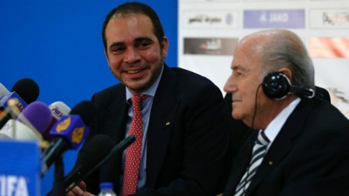Sepp Blatter và hoàng tử Jordan Ali Al-Hussein.