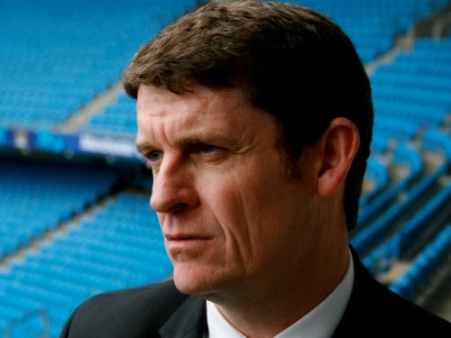 Giám đốc quản lý City Football Services - Brian Marwood.