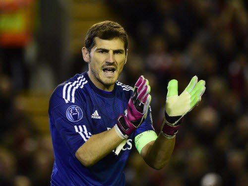 Bố mẹ Iker Casillas: “Perez không thích do nó lùn”
