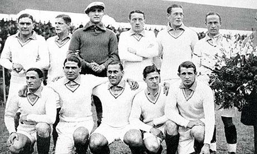 Alex Villaplane (bìa phải, hàng đứng) cùng các đồng đội tại Wolrd Cup 1930