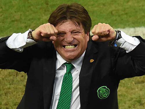Miguel Herrera, HLV trưởng ĐTQG Mexico: Vừa vô địch đã mất việc vì đấm phóng viên