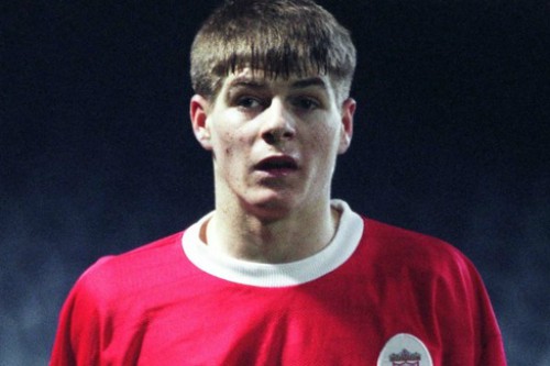 Gerrard thời... trẻ trâu.