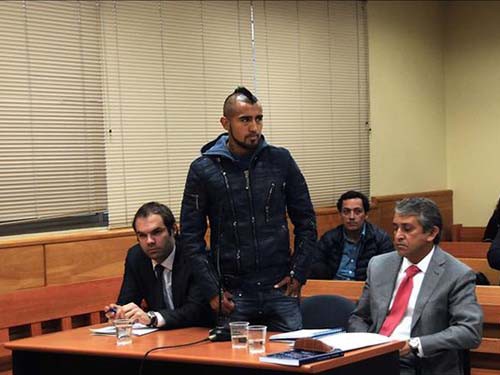 Arturo Vidal lao động công ích