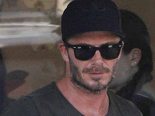Beckham xây sân, dân mất nhà