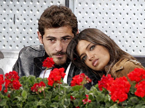 Casillas lo xong việc cho Sara tại Porto
