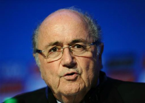 Blatter vẫn đang dính vào rắc rối.