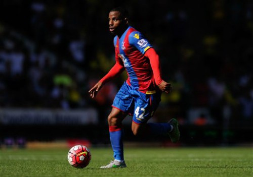 Jason Puncheon và Palace tạm chiếm ngôi đầu.