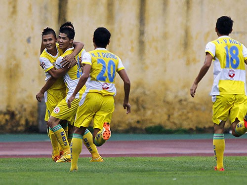 HÀ NỘI 3 - 2 CAND: Đặt một chân lên V.League