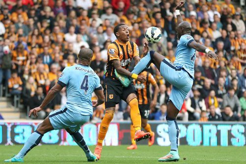 Bộ đôi Kompany - Mangala chơi rất tồi mùa trước.
